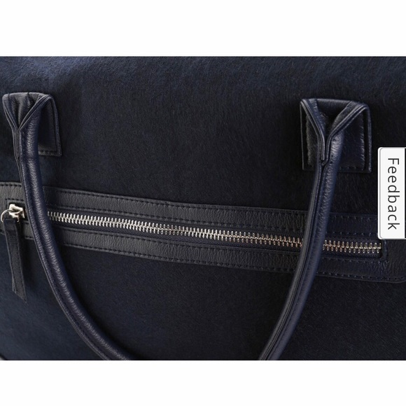 ♻️Reposted New DSW navy felt weekender bag for your traveling - Picture 5 of 14